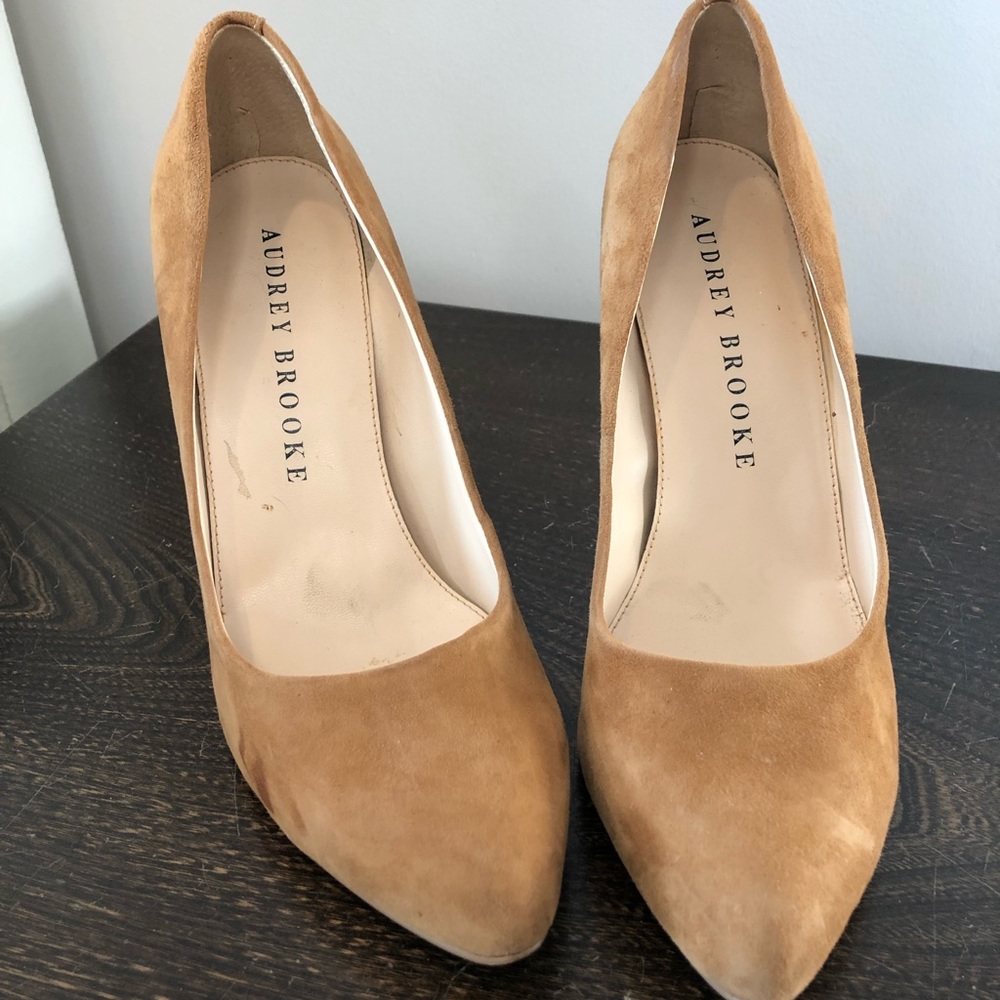 Audrey Brooke suede camel pumps— beautiful!